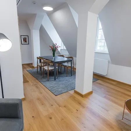 Apartamento Harrachovsky Palace