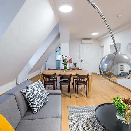 Apartamento Harrachovsky Palace *