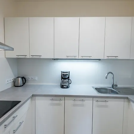 哈拉霍夫斯基宫公寓式酒店 * 布拉格