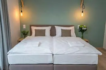 Harrachovsky Palace דירה *